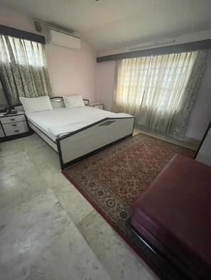 Room - Saraswatipur Tea resort (Jalpaiguri)