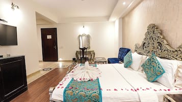 Superior dubbelrum | Arbetsyta för laptop, ljudisolering och strykjärn/strykbräda