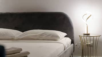 1 bedroom, in-room safe, iron/ironing board, free WiFi