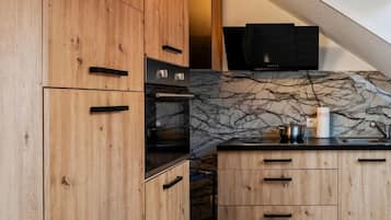 Refrigerador, horno, parrilla de estufa y lavavajillas