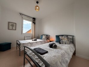 3 bedrooms, free WiFi - All-inclusive lodge with garden and ping-pong, near A20 (Tendu)