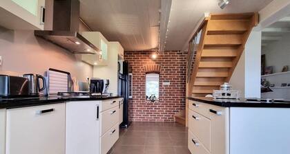 Maison avec grand jardin clos, baby-foot, barbecue, garage, Wi-Fi - Calme et confort en Flandre