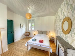 4 bedrooms, WiFi (free)