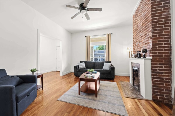 Téléviseur, bureau