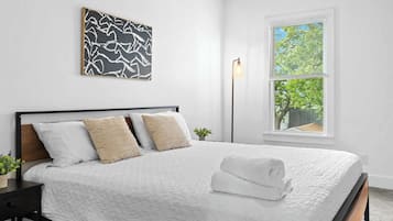 3 habitaciones, tabla de planchar con plancha, wifi y ropa de cama