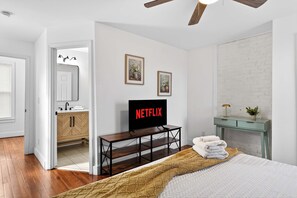 3 makuuhuonetta, silitysrauta/-lauta, Wi-Fi, vuodevaatteet