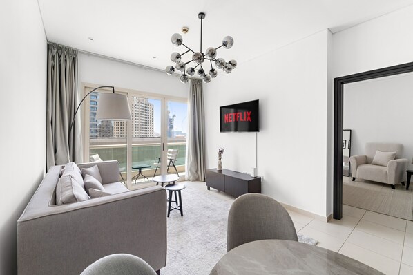 Apartment - Royal Oceanic 1 - 609 1BD (Dubai)