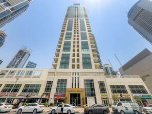 Apartment - Royal Oceanic 1 - 609 1BD (Dubai)