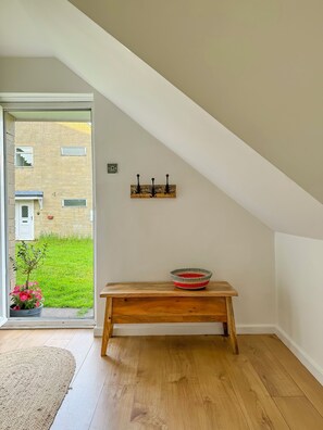 Apartment | Interior - Stroud's Golden Valley 2-bedroom Apartment Retreat (Stroud)