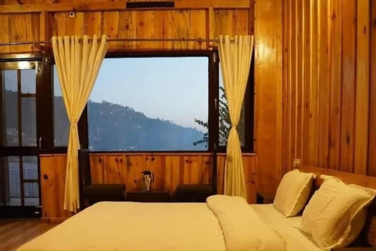 Family Room | Soundproofing, free WiFi, bed sheets