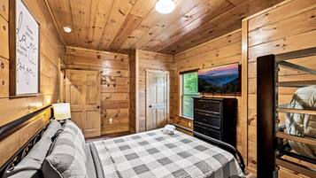 3 habitaciones, escritorio, tabla de planchar con plancha y wifi