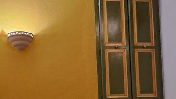 1 chambre, fer et planche Ă repasser, Wi-Fi, draps fournis