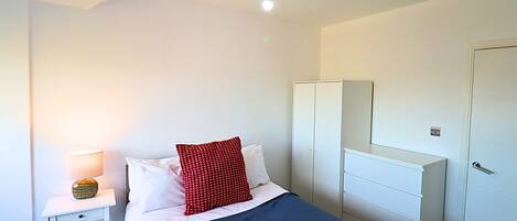 3 bedrooms, iron/ironing board