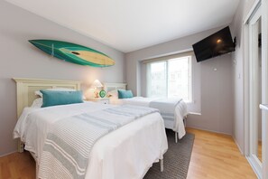 2 bedrooms, iron/ironing board, free WiFi, bed sheets