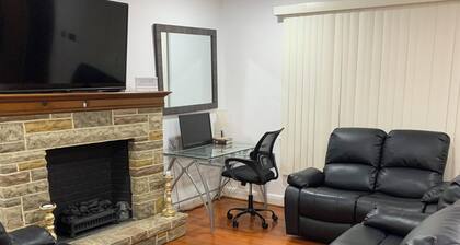 Family-friendly home in Baltimore with WiFi, AC, Pool table, Washer & dryer