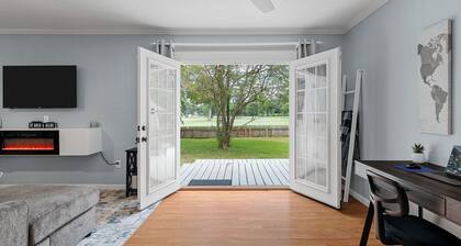 Safe, Broadmoor Haven. Spacious w/ King Bed & Large Backyard