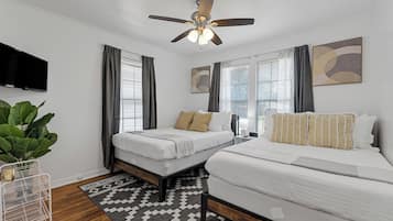 3 bedrooms, desk, iron/ironing board, travel crib