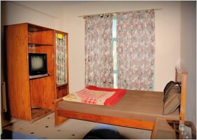 Deluxe Double Room | Soundproofing, iron/ironing board, free WiFi