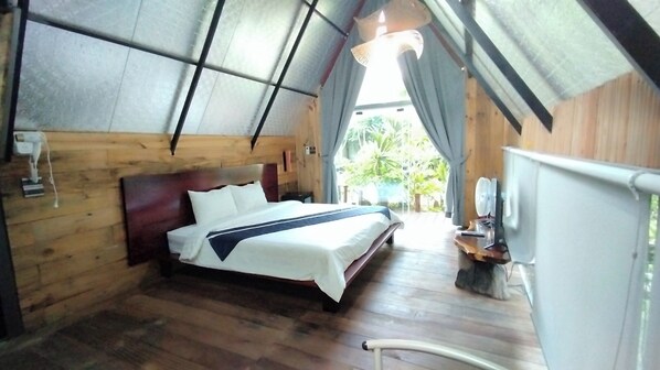 Standard Chalet, Garden View | Desk, soundproofing, free WiFi, bed sheets