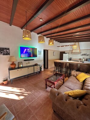 Living area - Casa Barcelo en el Pueblo de El Chorro a Pied del Caminito del rey con Jacuzy (El Chorro Alora)