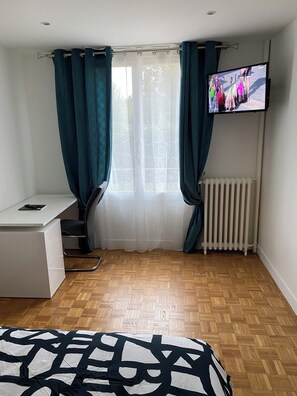 4 chambres, fer et planche Ă repasser, Wi-Fi, draps fournis