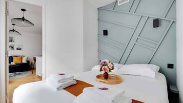 1 chambre, bureau, fer et planche à repasser, Wi-Fi