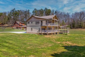 Unclassified image, 2 of 84, button