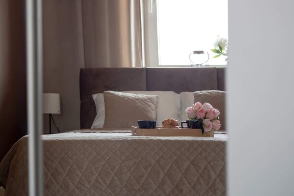 2 habitaciones, tabla de planchar con plancha, wifi y ropa de cama 