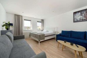 Iron/ironing board, WiFi, bed sheets