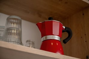 Kaffee und/oder Kaffeemaschine