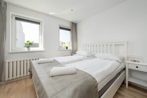 Bügeleisen/Bügelbrett, Reisekinderbett, WLAN, Bettwäsche