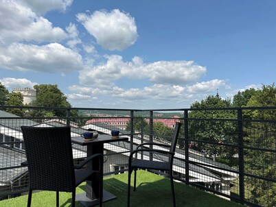 Tatarska 4C | Spacious Apartment | Parking