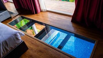 Signature Studio Suite, City View