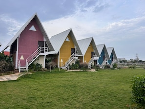 Front of property - Sakhi Lakeview Resort (Hyderabad)