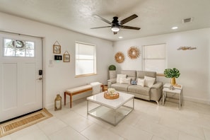Interior - New Smyrna Beach Home: 2 Mi to Dtwn (New Smyrna Beach)