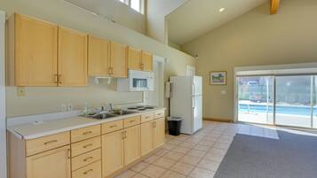 Apartment (0 Bedroom) | Interior