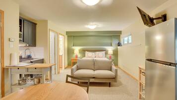 Apartment (0 Bedroom) | Front of property