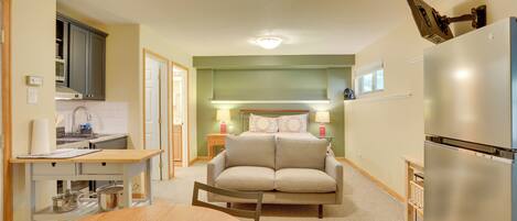 Apartment (0 Bedroom) | Front of property