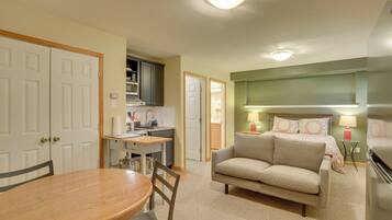 Apartment (0 Bedroom) | Interior