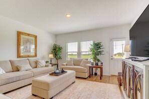 House (3 Bedrooms) | Interior - 9 Mi to Lake: Family Georgetown Home w/ Yard! (Georgetown)