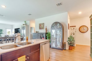 House (3 Bedrooms) | Interior - 9 Mi to Lake: Family Georgetown Home w/ Yard! (Georgetown)