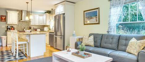 House (4 Bedrooms) | Front of property