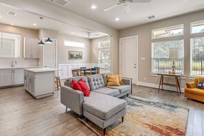 House (2 Bedrooms) | Interior - 2 Mi to Dtown: Convenient Houston Home! (Houston)