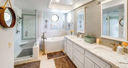 Pet-friendly Riverside Retreat w/ Private Spa!