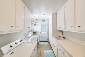 منزل (4 Bedrooms) | المنشأة من الداخل