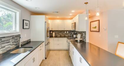 Coastal-modern Home < 3 Mi to Charlestown Beach!