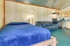 Apartment (0 Bedroom) | Interior - Pet-friendly Salesville Haven 3 Mi to Norfork Lake (Mountain Home)