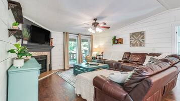 House (3 Bedrooms) | Depan hartanah