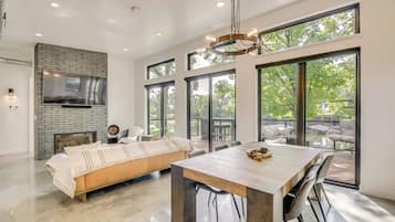 House (3 Bedrooms) | Front of property