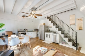 House (2 Bedrooms) | Interior